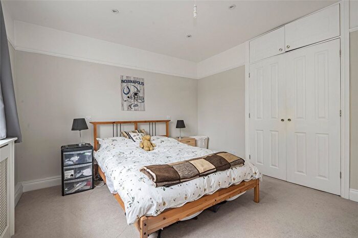 2 Bedroom Flat For Sale In Dounesforth Gardens, London, SW18
