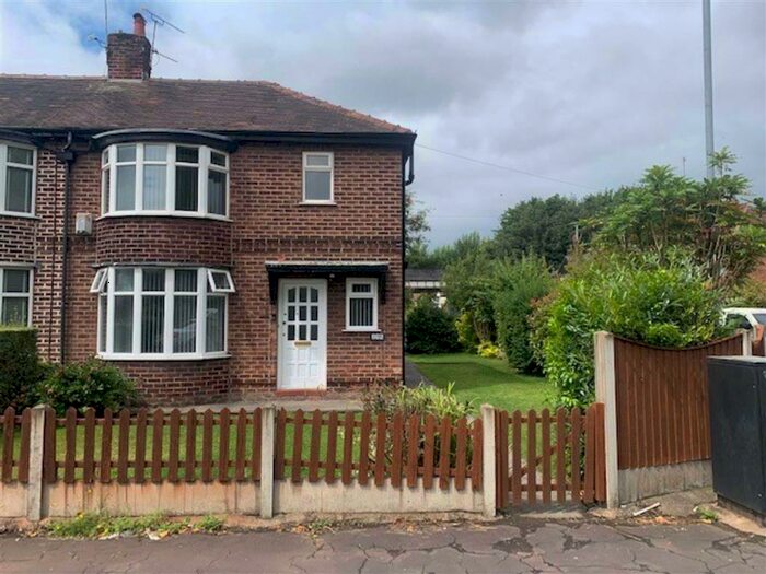 3 Bedroom Semi-Detached House To Rent In Kingsway, East Didsbury, M20