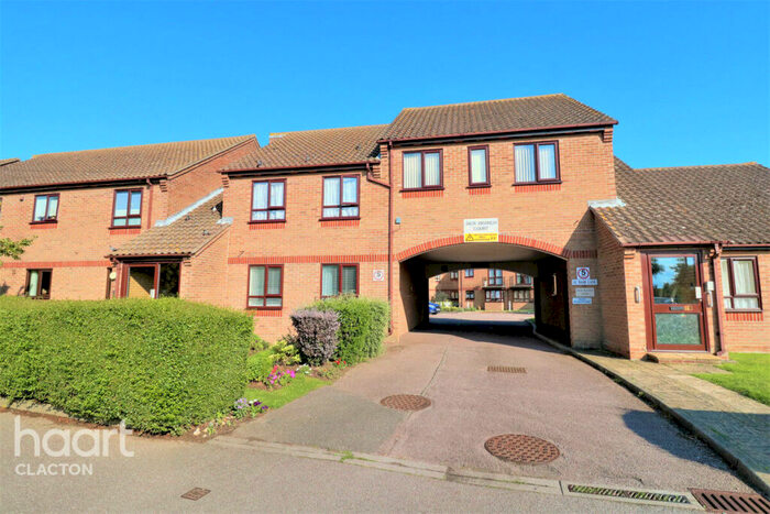 2 Bedroom Apartment For Sale In Wash Lane, Clacton-On-Sea, CO15