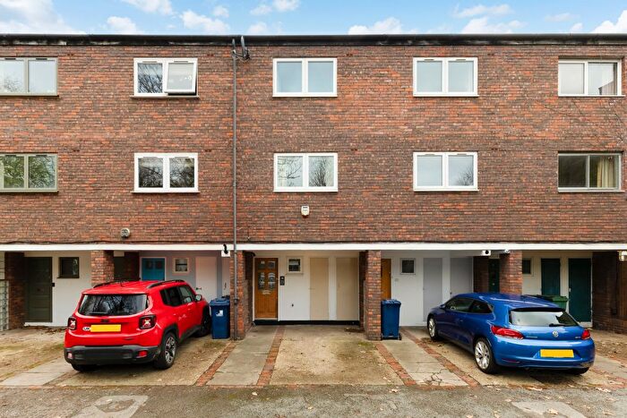 3 Bedroom Terraced House For Sale In Beaumont Road, London, W4