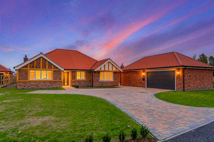 3 Bedroom Bungalow For Sale In Meadowfields, Kirton End, PE20