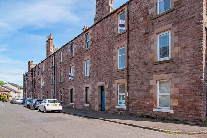 3 Bedroom Flat To Rent In James Street, Riverside, Stirling, FK8