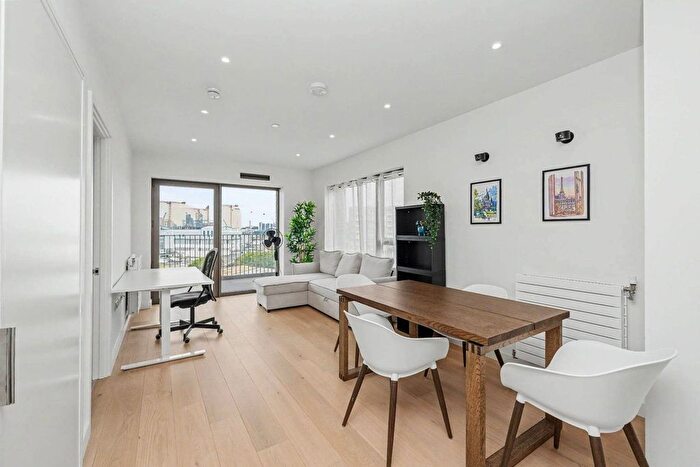 1 Bedroom Flat For Sale In Jarman Building, Royal Crest Avenue, London, E16