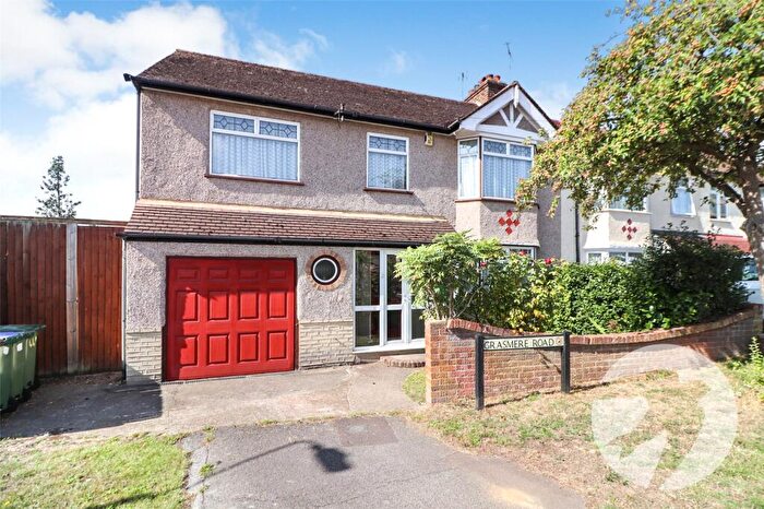 4 Bedroom Semi Detached House For Sale In Grasmere Road, Bexleyheath, DA7