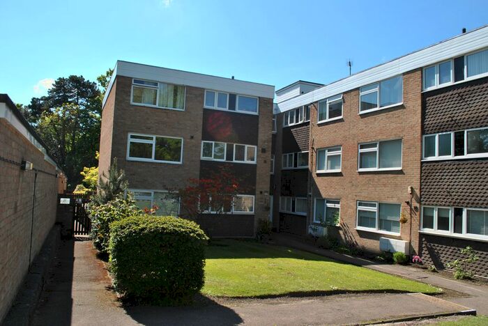 2 Bedroom Flat To Rent In Heathfield Close, Potters Bar, EN6