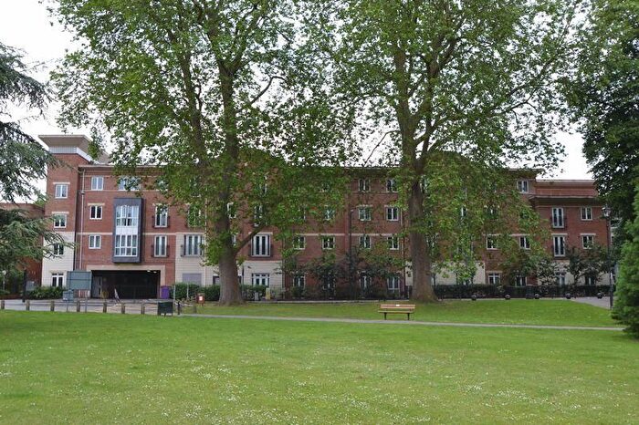 2 Bedroom Flat To Rent In Grenfell Road, Maidenhead, SL6