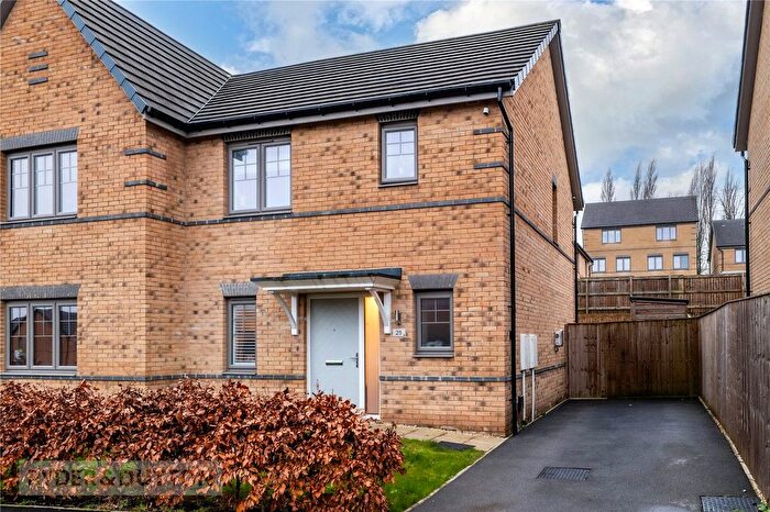 3 Bedroom Semi Detached House For Sale In Turnstone Way, Crosland Moor, Huddersfield, HD4