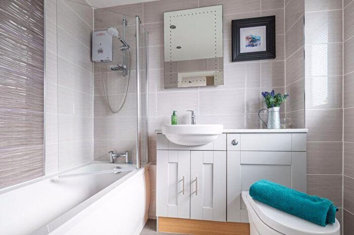 4 Bedroom Detached House For Sale In Elmers Park, Bletchley, Milton Keynes, MK3