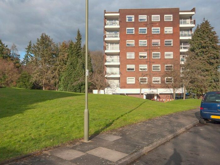 2 Bedroom Flat To Rent In Fairview Court, Linksway, London, Greater London, NW4