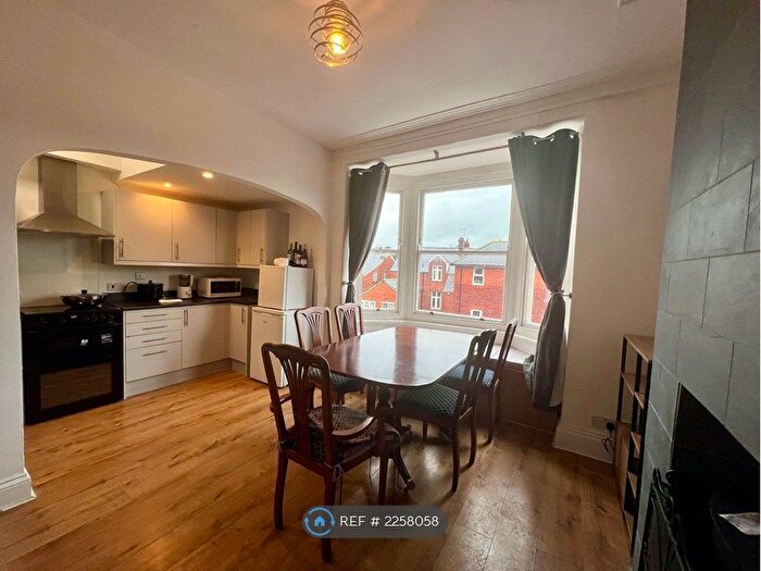 2 Bedroom Flat To Rent In Leighton Terrace, Exeter, EX4