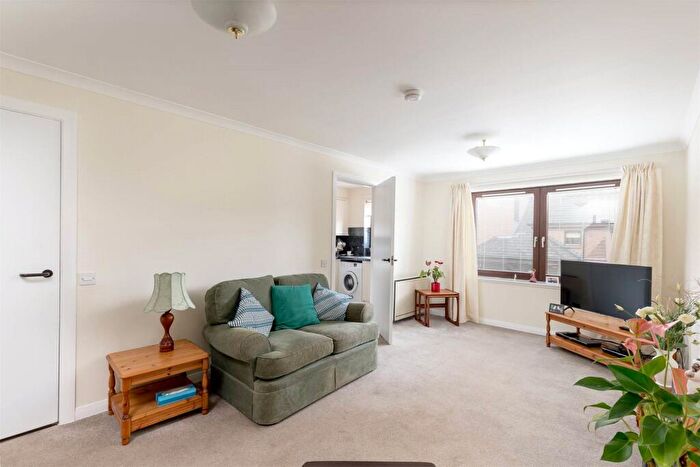 1 Bedroom Flat For Sale In Carlyle Court, Comely Bank Road, Stockbridge, Edinburgh, EH4