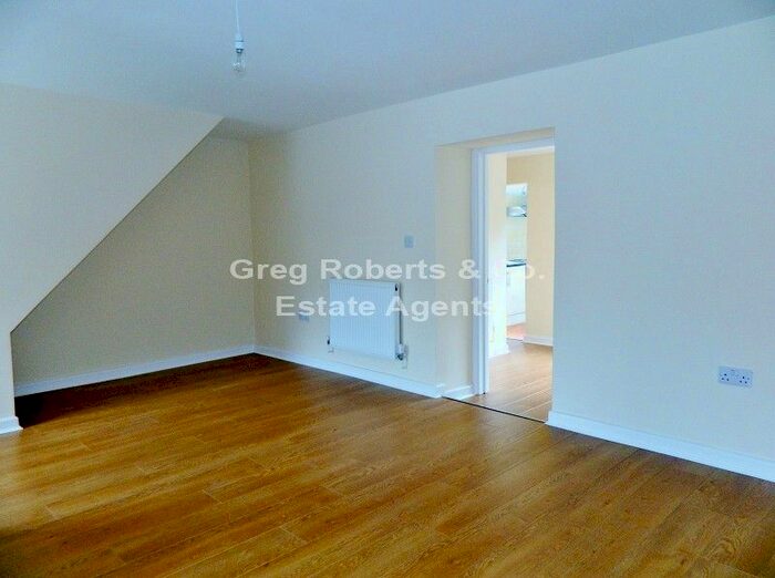 2 Bedroom Terraced House To Rent In Beaufort Road, Tredegar, Blaenau