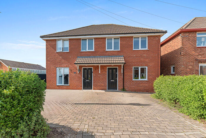 3 Bedroom Semi-Detached House To Rent In Fletcher Road, Grimsby, DN34
