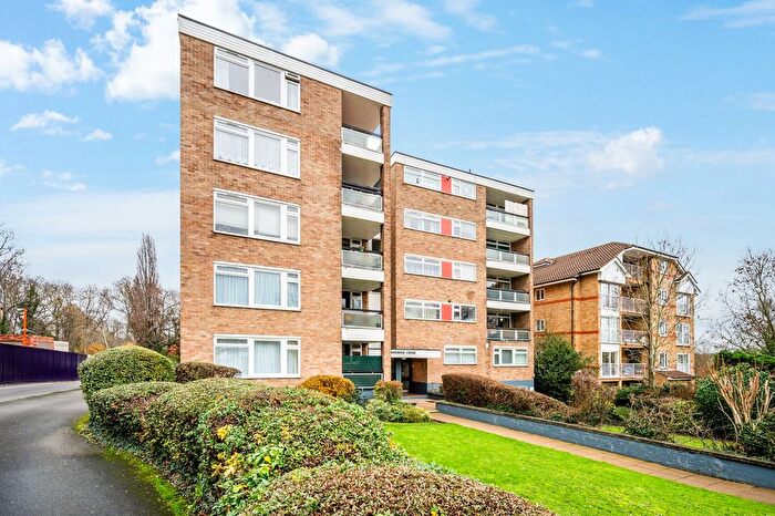 2 Bedroom Flat For Sale In Ewell Road, Surbiton, KT6