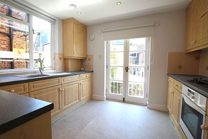 1 Bedroom Flat To Rent In Curwen Road, (), Shepherds Bush, W12