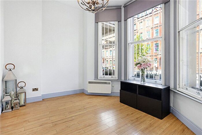 1 Bedroom Flat To Rent In Warwick Road, Earls Court, London, SW5