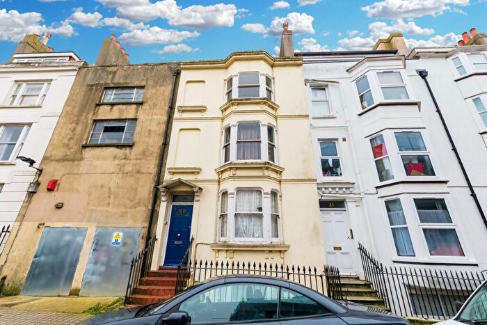 2 Bedroom Flat To Rent In Dorset Gardens, Brighton, East Sussex, BN2