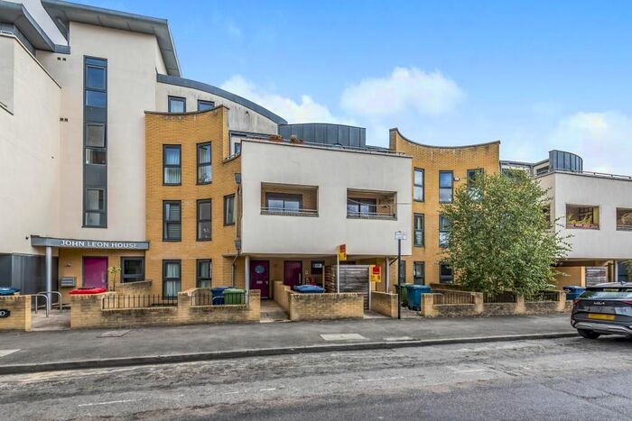 1 Bedroom Flat To Rent In John Leon House, Headington, OX3