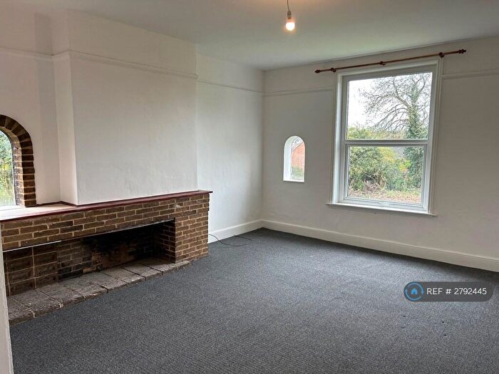 2 Bedroom Flat To Rent In Glenavon House, Kings Norton, Birmingham, B38