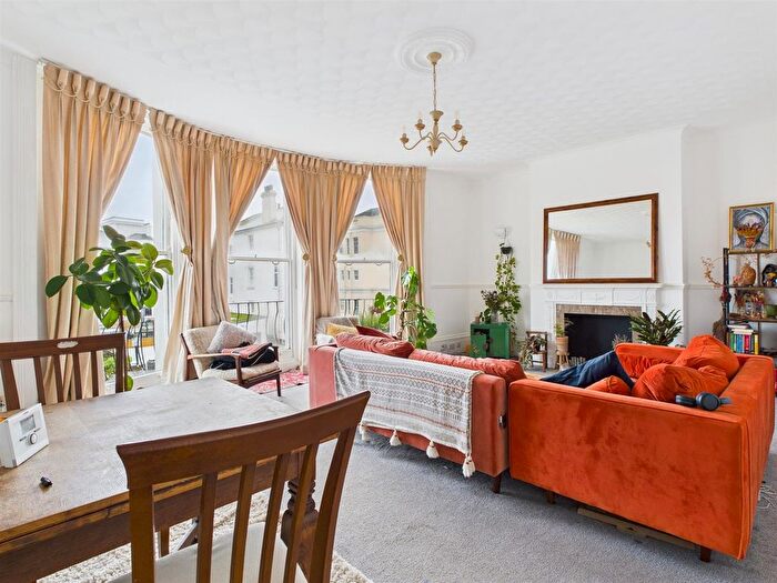 2 Bedroom Flat To Rent In Medina Villas, Hove, BN3