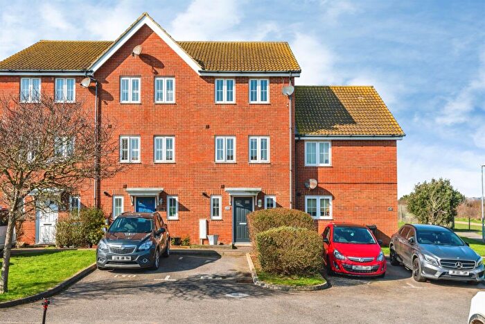 4 Bedroom Town House For Sale In Westview Close, Peacehaven, BN10