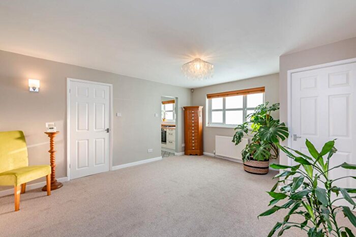 1 Bedroom Apartment For Sale In B Chester Road, Penyffordd, CH4