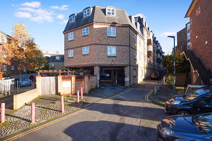 1 Bedroom Apartment To Rent In Gravel Walk, Rochester, ME1