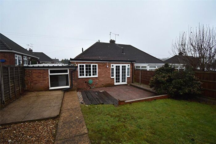 2 Bedroom Bungalow For Sale In Canberra Gardens, Luton, Bedfordshire, LU3
