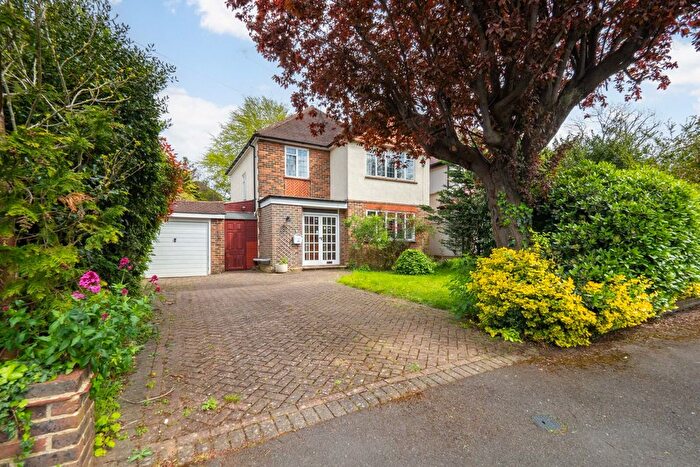 3 Bedroom Detached House To Rent In The Dene, Cheam, Sutton, SM2