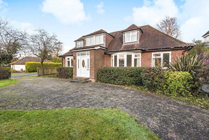 4 Bedroom Property To Rent In Hawkshill Way, Esher, KT10