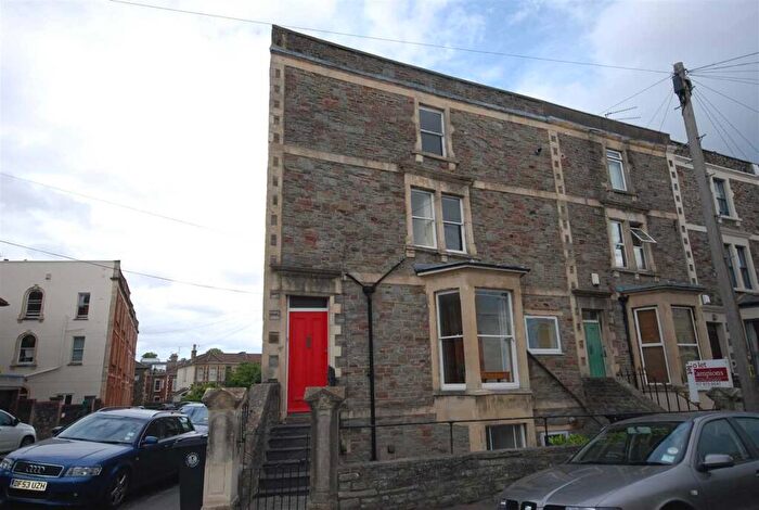 7 Bedroom Maisonette To Rent In Upper Maisonette, Roslyn Road, BS6