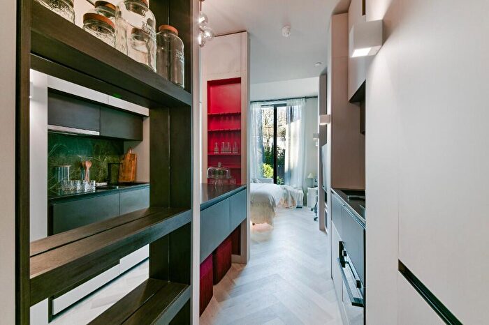 Studio To Rent In Dandi Brondesbury, Willesden Lane, London, NW2