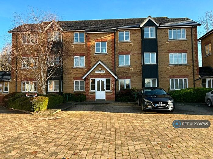 2 Bedroom Flat To Rent In Maple Lodge, Hertford, SG14