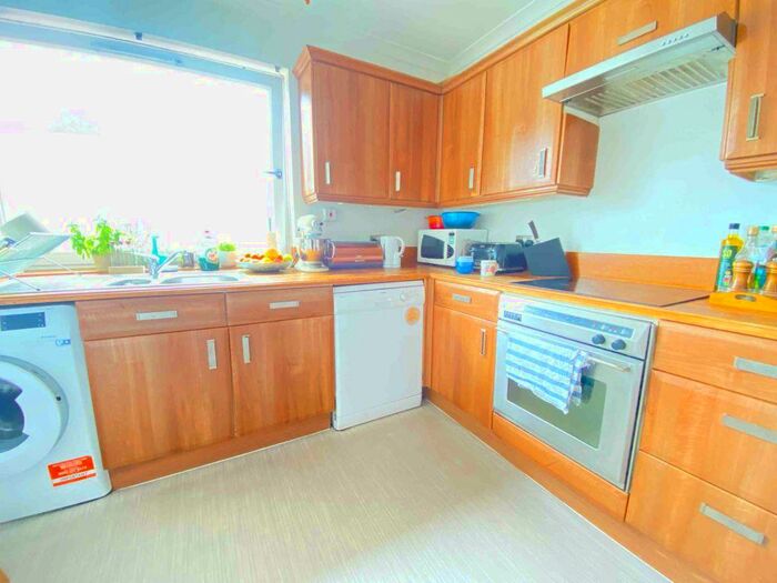 1 Bedroom Apartment To Rent In Roehampton Court, London, SW13