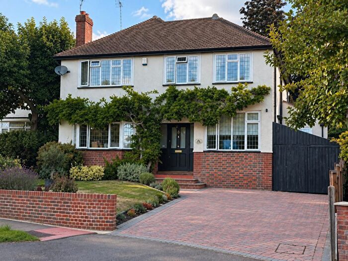 5 Bedroom Detached House For Sale In The Drive, Orpington, BR6