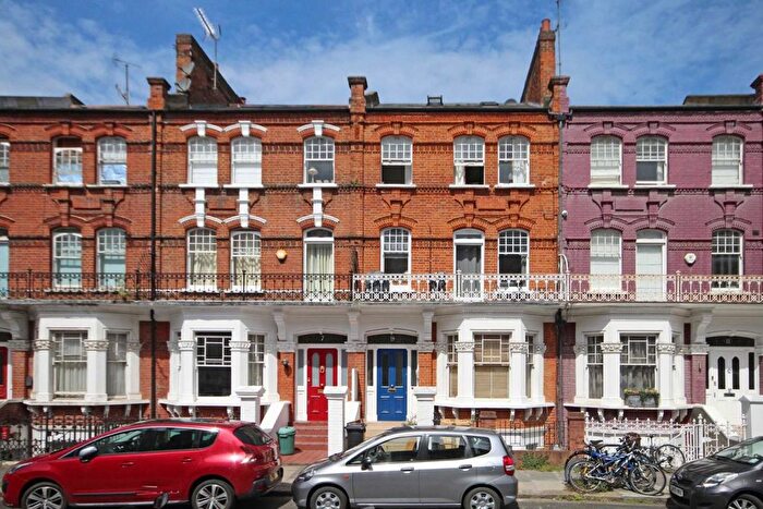 1 Bedroom Flat To Rent In Stonor Road, Stonor Road, W14