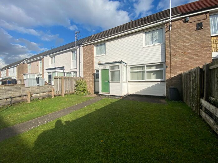 2 Bedroom Terraced House To Rent In Cambeak Close, Hull, HU7