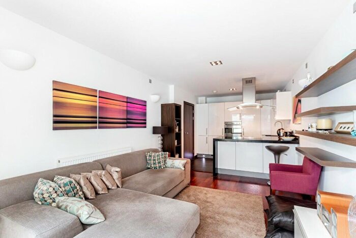 1 Bedroom Apartment To Rent In Vicentia Court, Bridges Wharf, Battersea, SW11