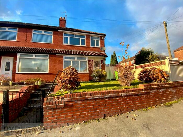 2 Bedroom Town House To Rent In Eastfield Avenue, Alkrington, Middleton, Manchester, M24