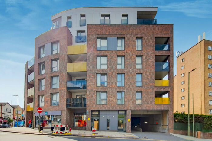 2 Bedroom Flat To Rent In Finchley Road, London, NW11