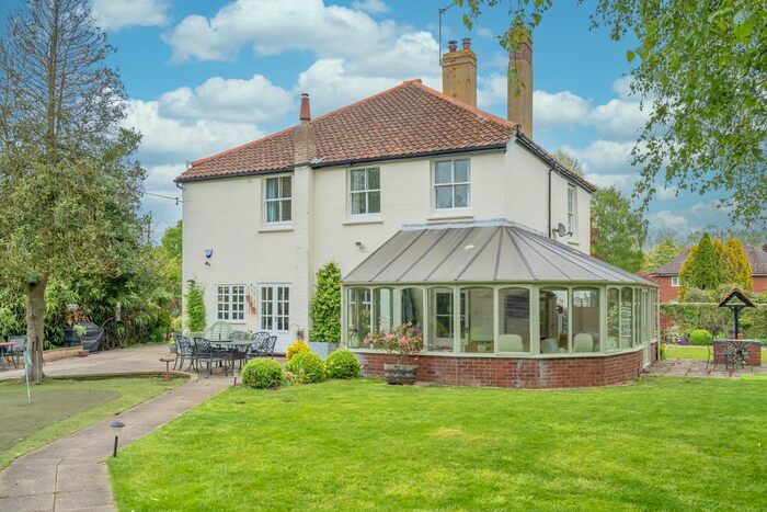 4 Bedroom Detached House For Sale In The Street, Honingham, Norwich, NR9