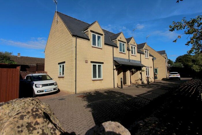 3 Bedroom Semi-Detached House For Sale In Davenport Close, Great Rollright, OX7