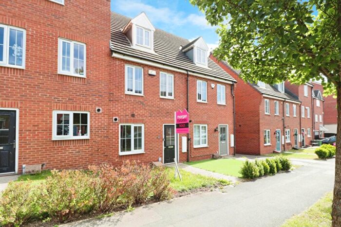 3 Bedroom House To Rent In Oak Drive, Leeds, West Yorkshire, LS10