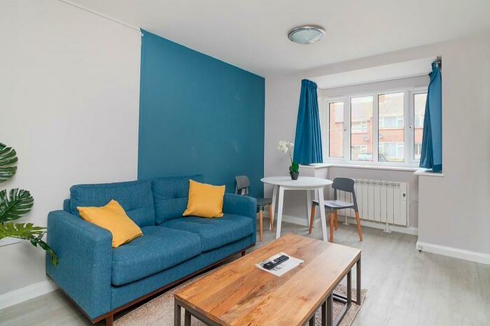 2 Bedroom Apartment To Rent In College Court, College Road, Canterbury, CT1