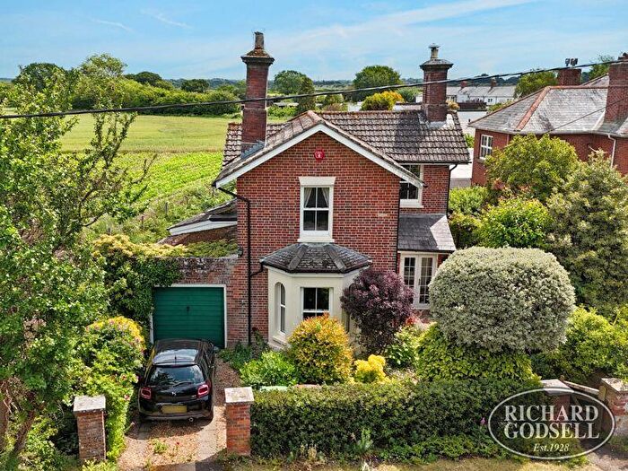 3 Bedroom Cottage For Sale In Christchurch, BH23