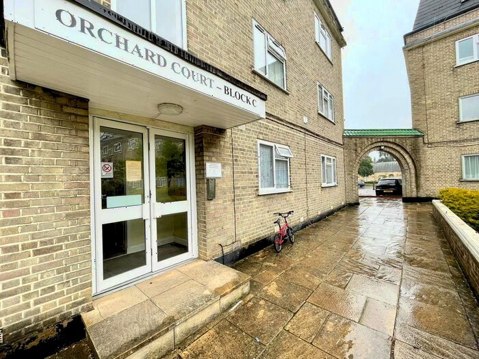 2 Bedroom Flat To Rent In Orchard Court, Stonegrove, Edgware, HA8