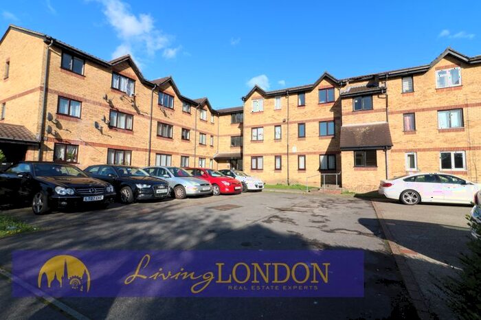1 Bedroom Flat To Rent In Dunnock Close, London, N9