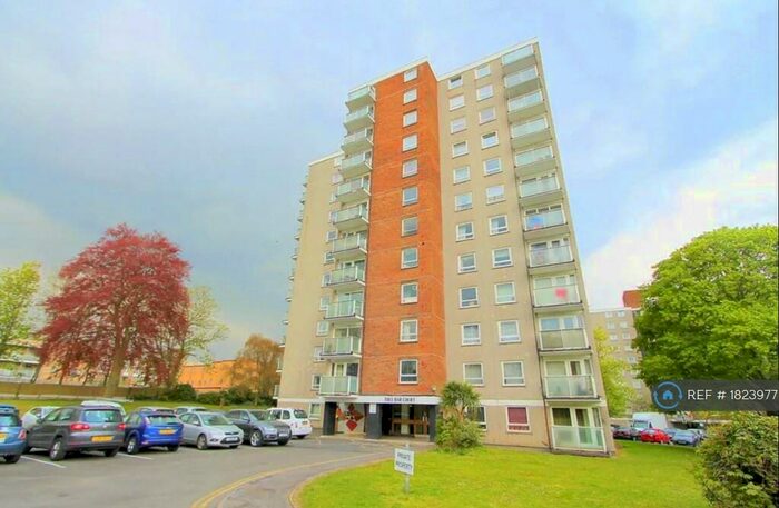 2 Bedroom Flat To Rent In Basinghall Gardens, Sutton, SM2