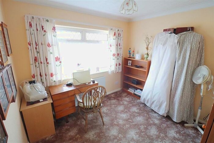 2 Bedroom Semi-Detached Bungalow For Sale In Brain Valley Avenue, Black Notley, Braintree CM77
