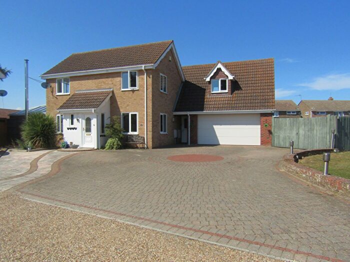 5 Bedroom Detached House To Rent In Bellamy Close, Kirby Cross, CO13